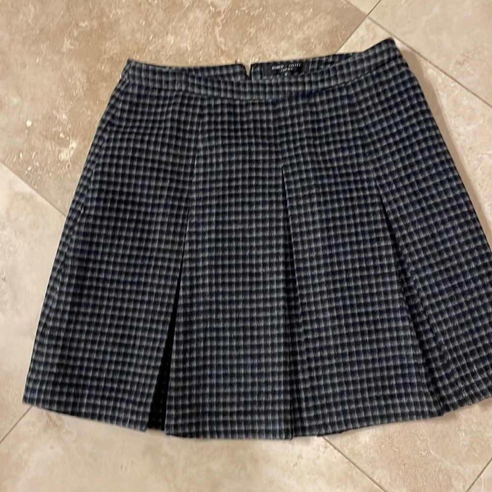 Romeo and Juliet skirt. Excellent condition
